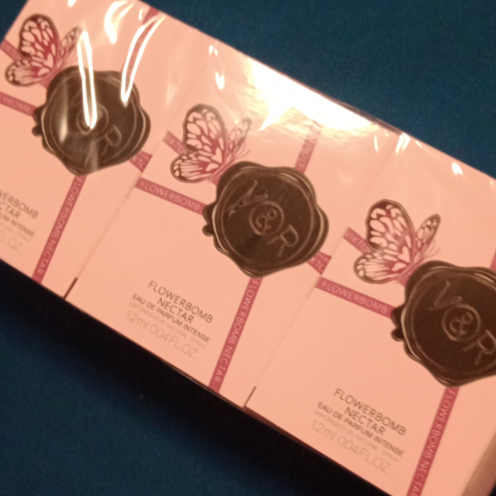Viktor & Rolf Flower Bomb Nectar